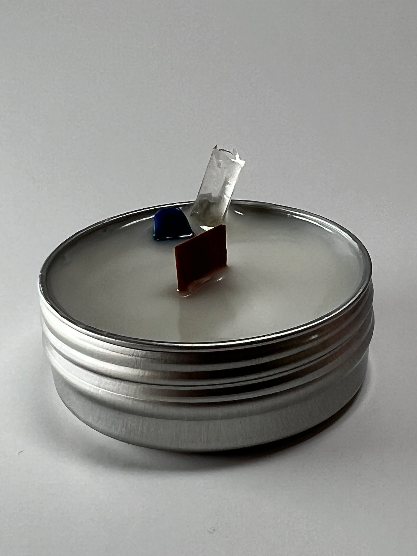 Mini Luxe Tin | 1 oz - Scent No. 4 | Nutmeg Noir | Silver | Clear Quartz + Lapis Lazuli