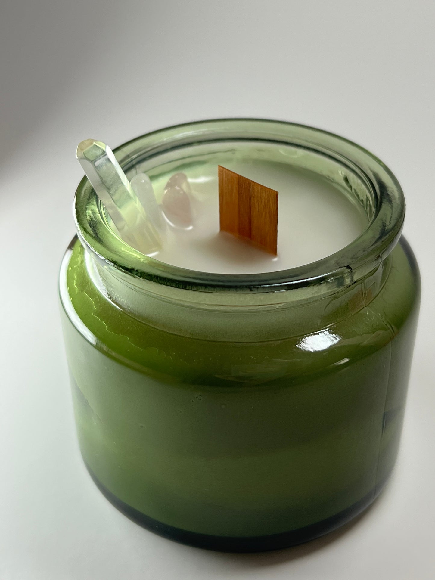 Glass Luxe | 3 oz - Scent No. 4 | Nutmeg Noir | Verdant | Clear Quartz + Rose Quartz + Blue Lace Agate