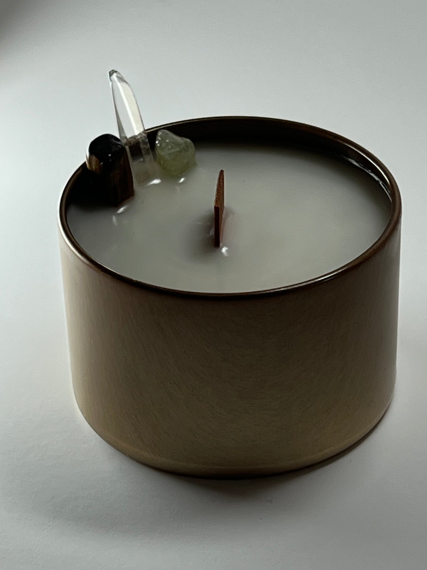 Signature Luxe Tin | 4 oz - Scent No. 4 | Nutmeg Noir | Champagne Gold | Clear Quartz + Tigers Eye + Green Prehnite