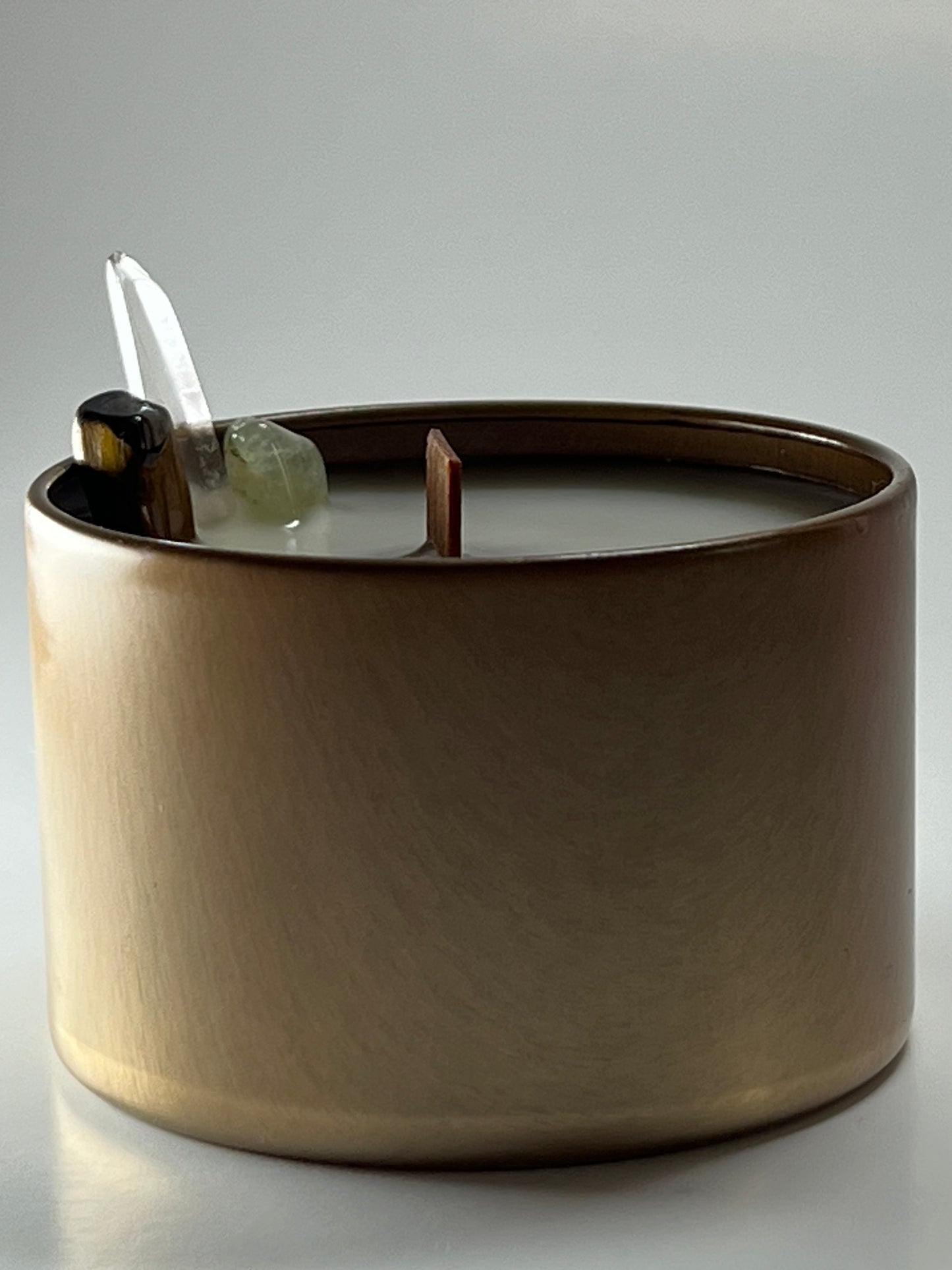 Signature Luxe Tin | 4 oz - Scent No. 4 | Nutmeg Noir | Champagne Gold | Clear Quartz + Tigers Eye + Green Prehnite